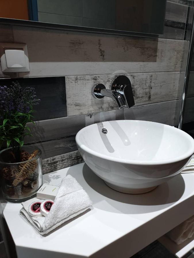 V-Suites 2 Потос Екстериор снимка